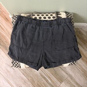 GAP Women's Charcoal Cargo Shorts